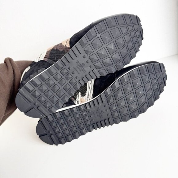 VALENTINO ROCKRUNNER CAMO SNEAKER Fondant, Ivory, Light Camel & Nero - Picture 6 of 9